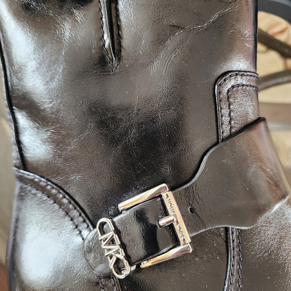 New Women's Michael Kors Perry Crinkled Patent Leather Boot - Picture 9 of 16